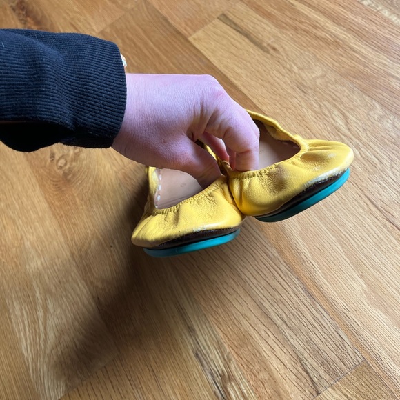 Tieks mustard yellow ballet flats - Picture 4 of 12